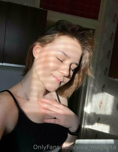 Foto desnuda filtrada de OnlyFans de Vivamagenta