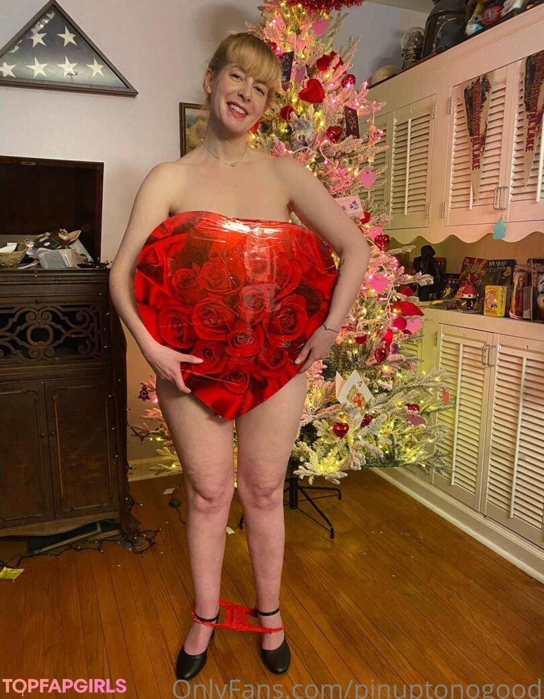 Foto desnuda filtrada de OnlyFans de Pinuptonogood #73 Foto desnuda filtrada de OnlyFans de Pinuptonogood #73