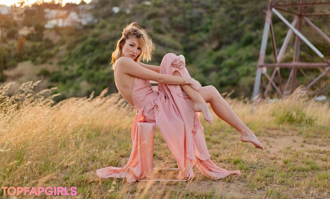 Foto desnuda filtrada de OnlyFans de Lili Simmons #75 Foto desnuda filtrada de OnlyFans de Lili Simmons #75