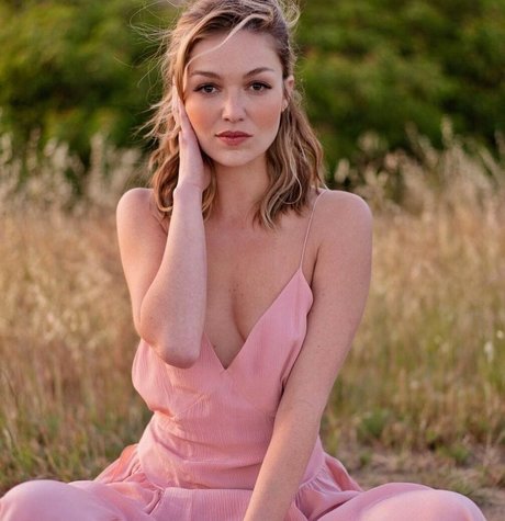 Lili Simmons