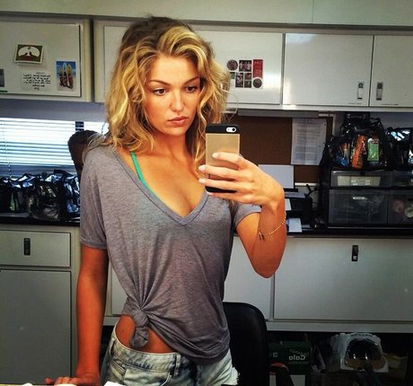 Lili Simmons