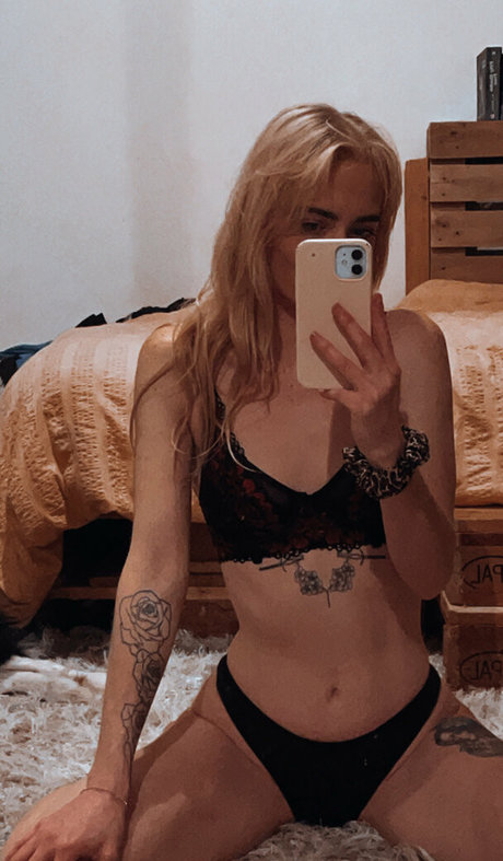 Foto desnuda filtrada de OnlyFans de Scarletttjay