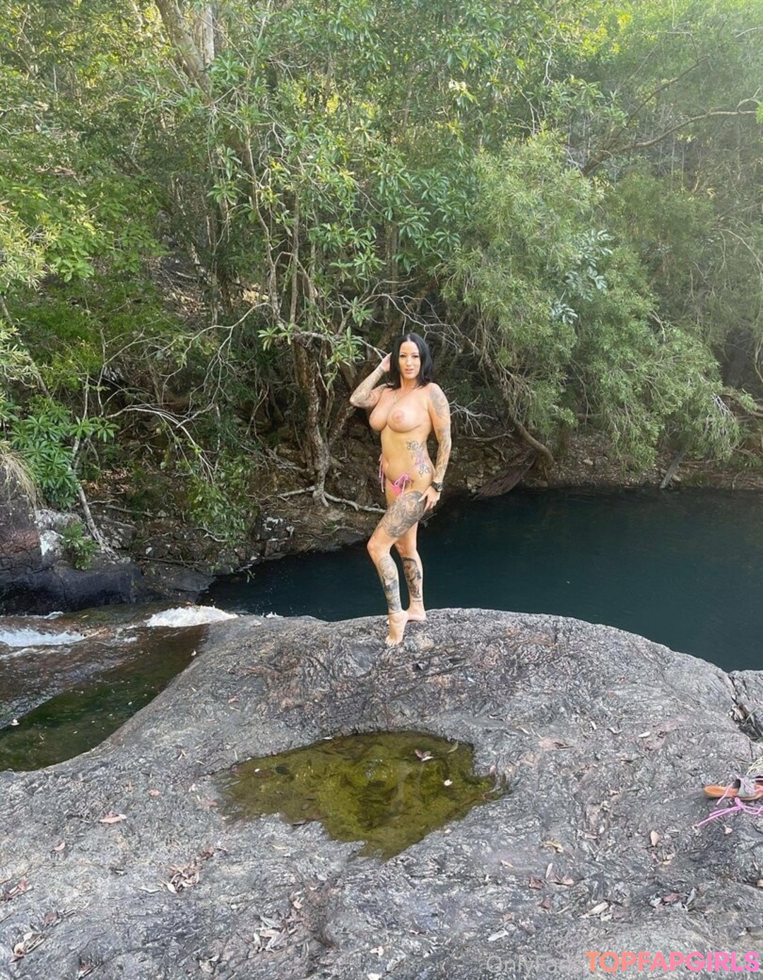 Foto desnuda filtrada de OnlyFans de Sizzorsister #69 Foto desnuda filtrada de OnlyFans de Sizzorsister #69