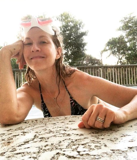 Jenna Elfman