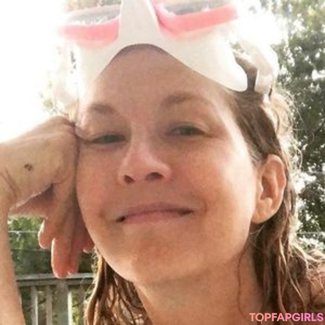 Foto desnuda filtrada de OnlyFans de Jenna Elfman #2 Foto desnuda filtrada de OnlyFans de Jenna Elfman #2