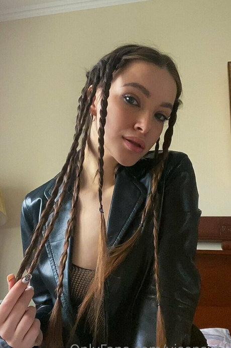 Foto desnuda filtrada de OnlyFans de Visensual
