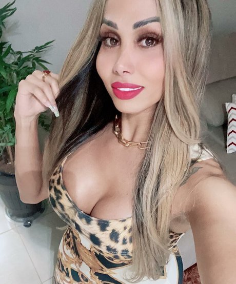 Agatha Ferraz