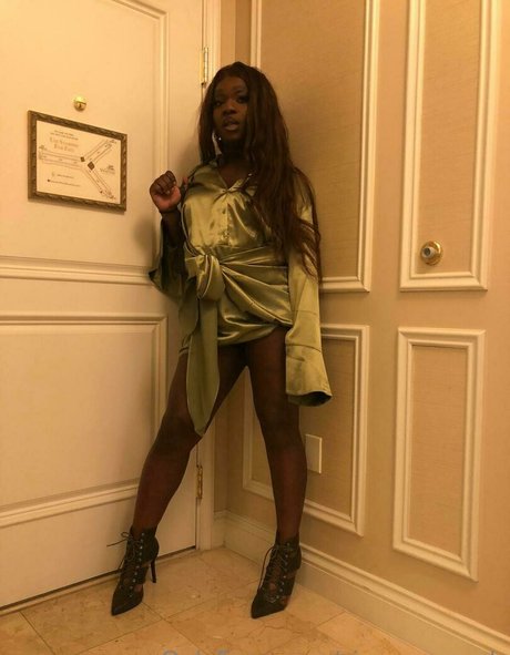 Sissy-serayah