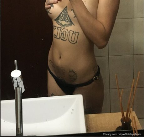Foto desnuda filtrada de OnlyFans de Stepsbeck