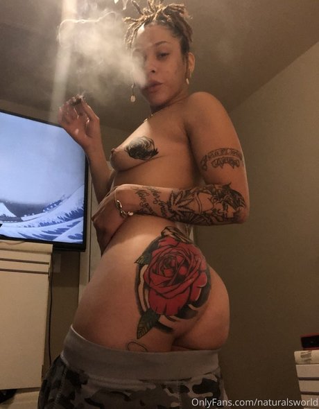 Foto desnuda filtrada de OnlyFans de Naturalsworld