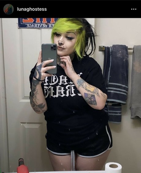 Foto desnuda filtrada de OnlyFans de Lunaghostess