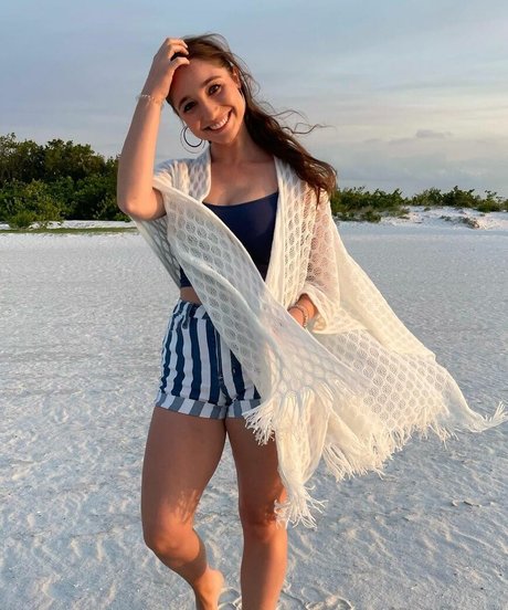 Foto desnuda filtrada de OnlyFans de Felicia Hofner