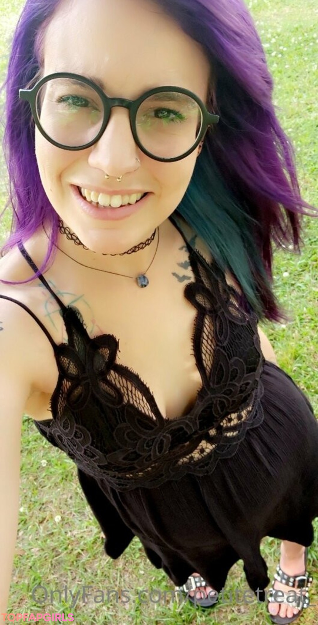 Foto desnuda filtrada de OnlyFans de Petitetreat #30 Foto desnuda filtrada de OnlyFans de Petitetreat #30