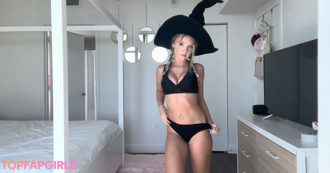 Foto desnuda filtrada de OnlyFans de Destinyyyyx3 #428 Foto desnuda filtrada de OnlyFans de Destinyyyyx3 #428