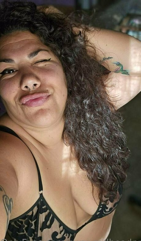 Curvyredheadpromo
