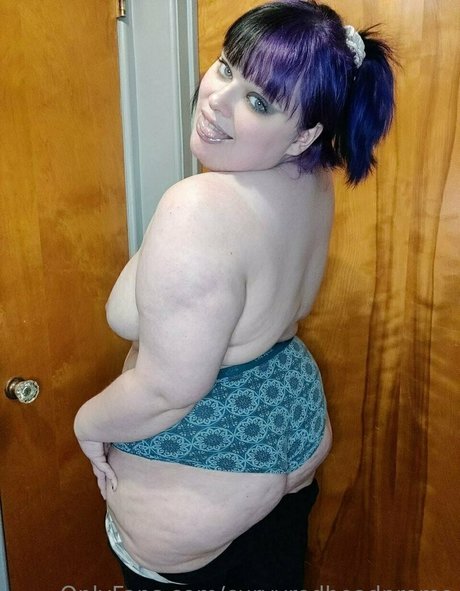 Curvyredheadpromo