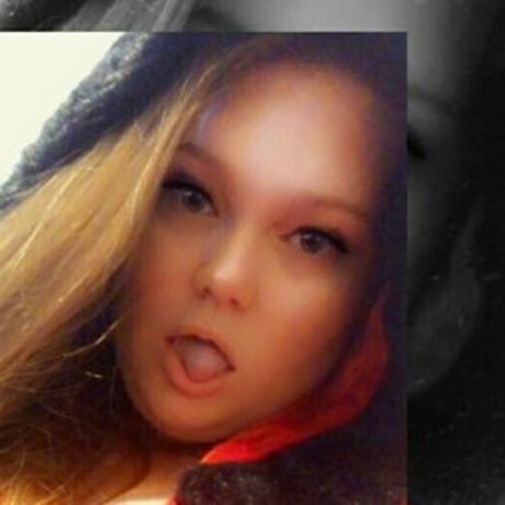 Foto desnuda filtrada de OnlyFans de Curvyredheadpromo