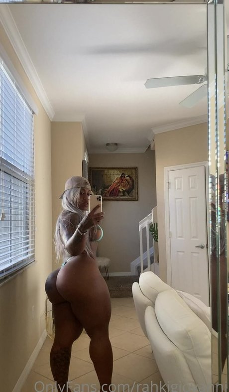 Foto desnuda filtrada de OnlyFans de Rahkigiovanni