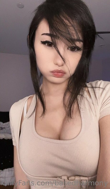 Foto desnuda filtrada de OnlyFans de Harmonyeva