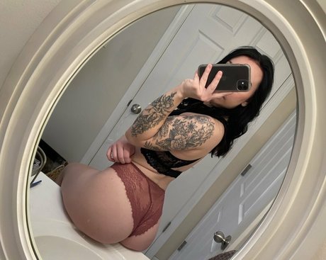Foto desnuda filtrada de OnlyFans de Glizzy Mcguire