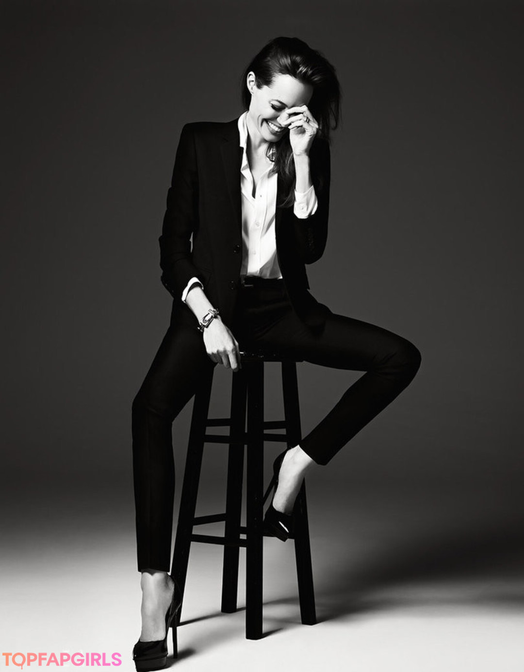 Foto desnuda filtrada de OnlyFans de Angelina Jolie #111 Foto desnuda filtrada de OnlyFans de Angelina Jolie #111