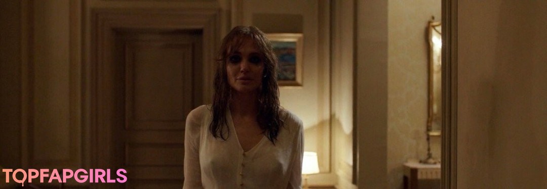 Foto desnuda filtrada de OnlyFans de Angelina Jolie #66 Foto desnuda filtrada de OnlyFans de Angelina Jolie #66