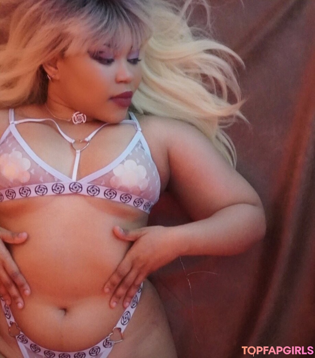 Foto desnuda filtrada de OnlyFans de Ria Parker #15 Foto desnuda filtrada de OnlyFans de Ria Parker #15