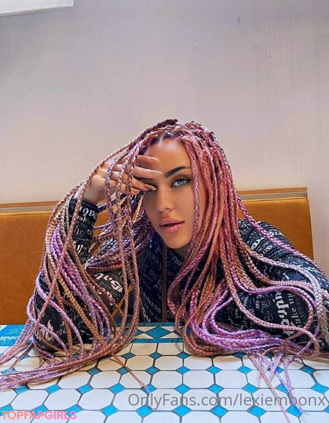 Foto desnuda filtrada de OnlyFans de Lexiemoonx #24 Foto desnuda filtrada de OnlyFans de Lexiemoonx #24
