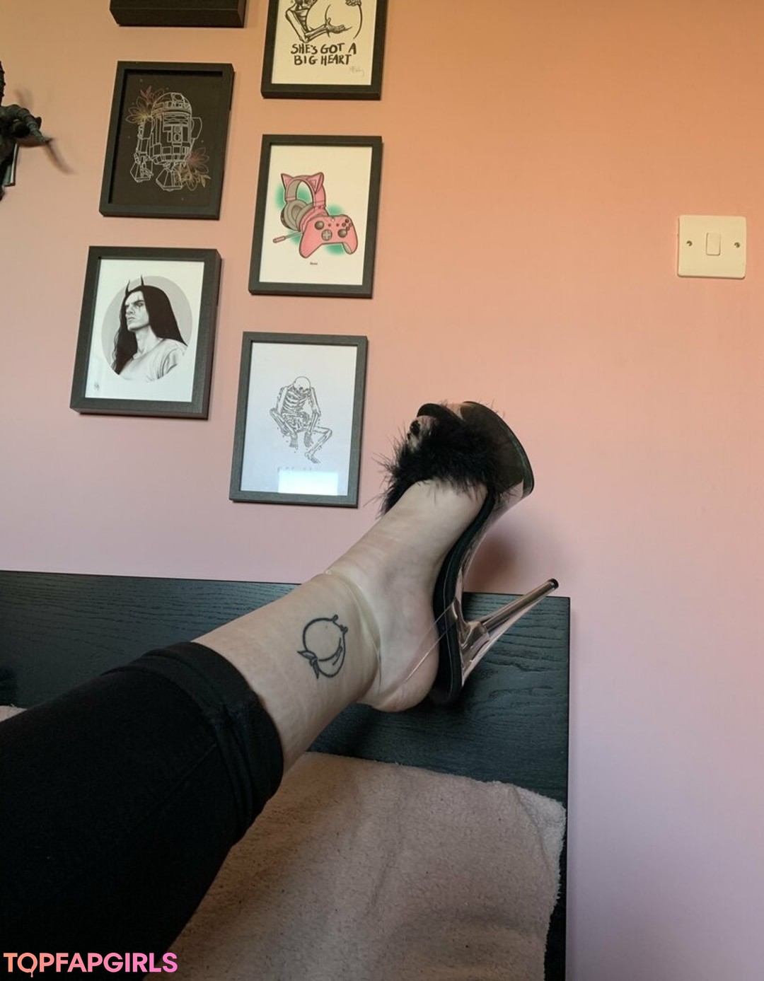 Foto desnuda filtrada de OnlyFans de Gothiccpeach #43 Foto desnuda filtrada de OnlyFans de Gothiccpeach #43