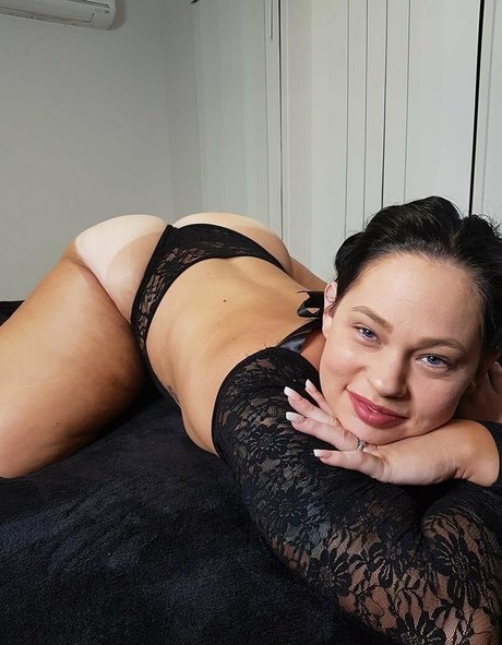 Mandy Lee