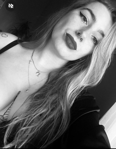 Foto desnuda filtrada de OnlyFans de Blondinbelka