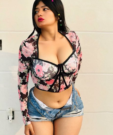 Foto desnuda filtrada de OnlyFans de Neha Singh