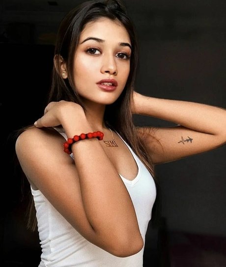 Foto desnuda filtrada de OnlyFans de Ridhima Bisht