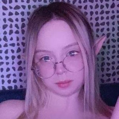 Foto desnuda filtrada de OnlyFans de Peachybabyfrog