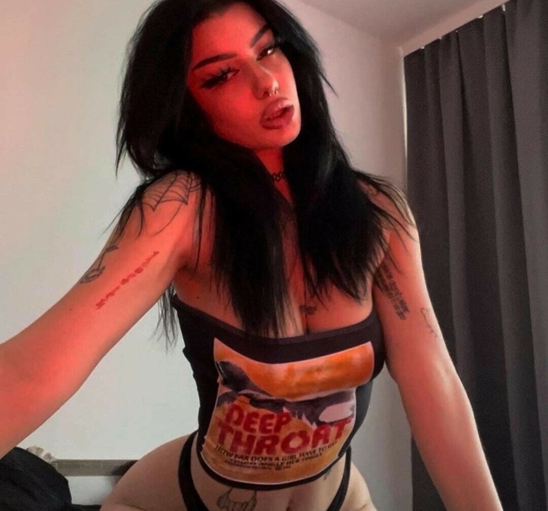 Foto desnuda filtrada de OnlyFans de Shawtysuzi #3 Foto desnuda filtrada de OnlyFans de Shawtysuzi #3