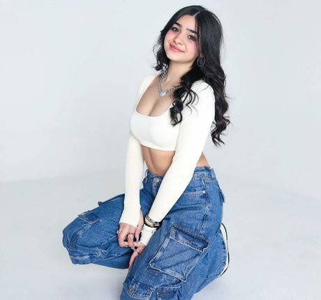 Foto desnuda filtrada de OnlyFans de Alexandra Bull