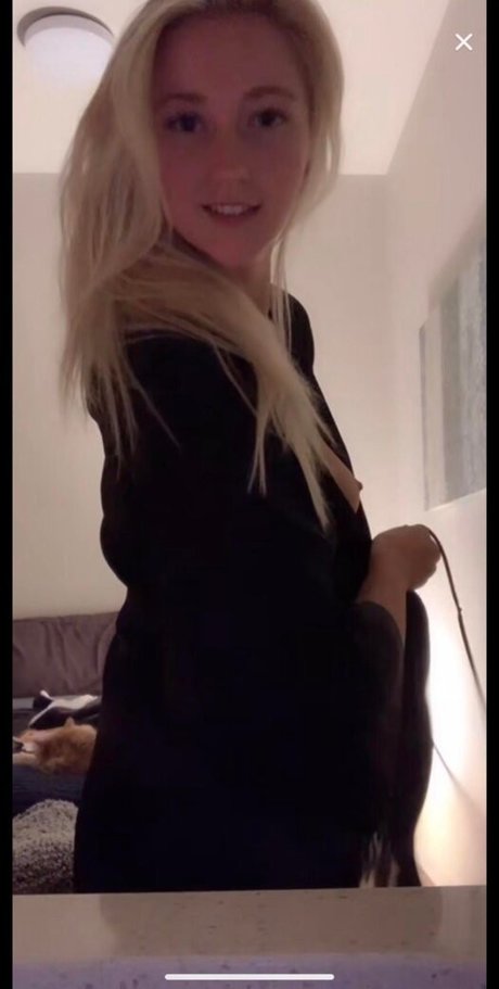 Foto desnuda filtrada de OnlyFans de Paige Loren