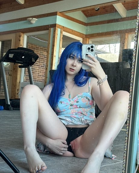 Foto desnuda filtrada de OnlyFans de Lunaaquaphine
