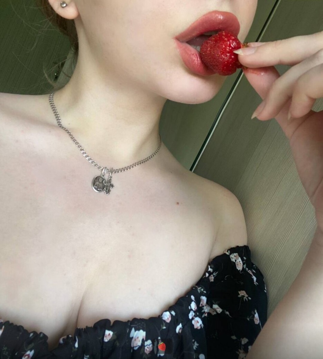 Foto desnuda filtrada de OnlyFans de Katrlvinaa #5 Foto desnuda filtrada de OnlyFans de Katrlvinaa #5