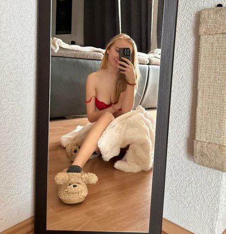 Blonde_vivi