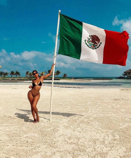 Foto desnuda filtrada de OnlyFans de Ivette Saucedo