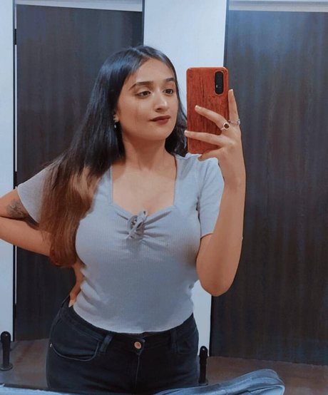 Foto desnuda filtrada de OnlyFans de Ruchika Tandon