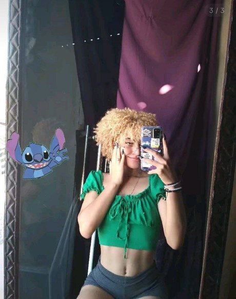 Foto desnuda filtrada de OnlyFans de Sthefany Monteiro