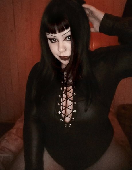 Foto desnuda filtrada de OnlyFans de Dehmonianyx