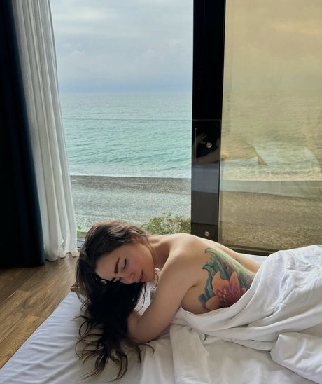 Foto desnuda filtrada de OnlyFans de Toma Zhdanova