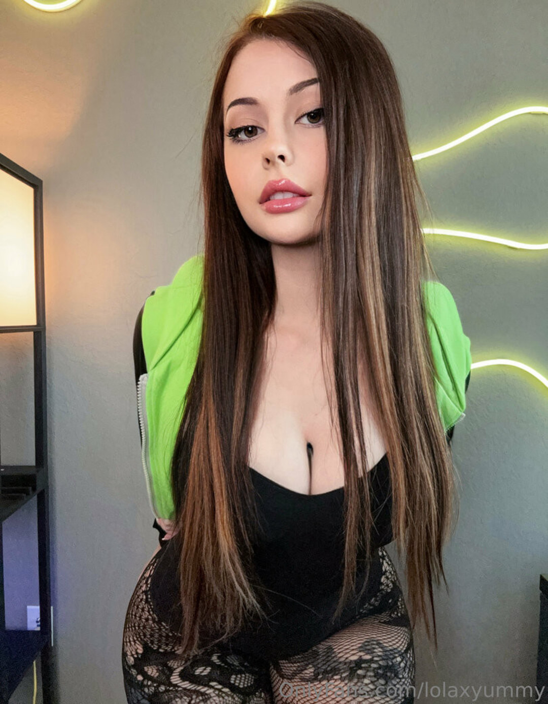 Foto desnuda filtrada de OnlyFans de Lolaknivesxz #60 Foto desnuda filtrada de OnlyFans de Lolaknivesxz #60