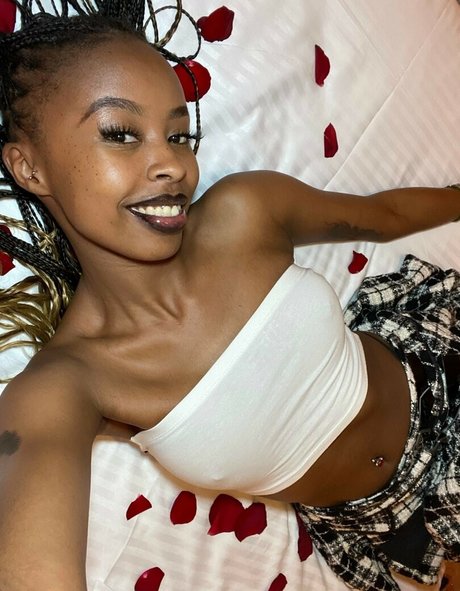 Foto desnuda filtrada de OnlyFans de Ebonynaomii