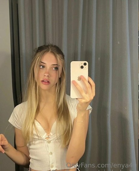 Foto desnuda filtrada de OnlyFans de Enya4u