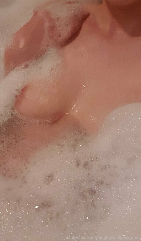 Naughtywifeynextdoor