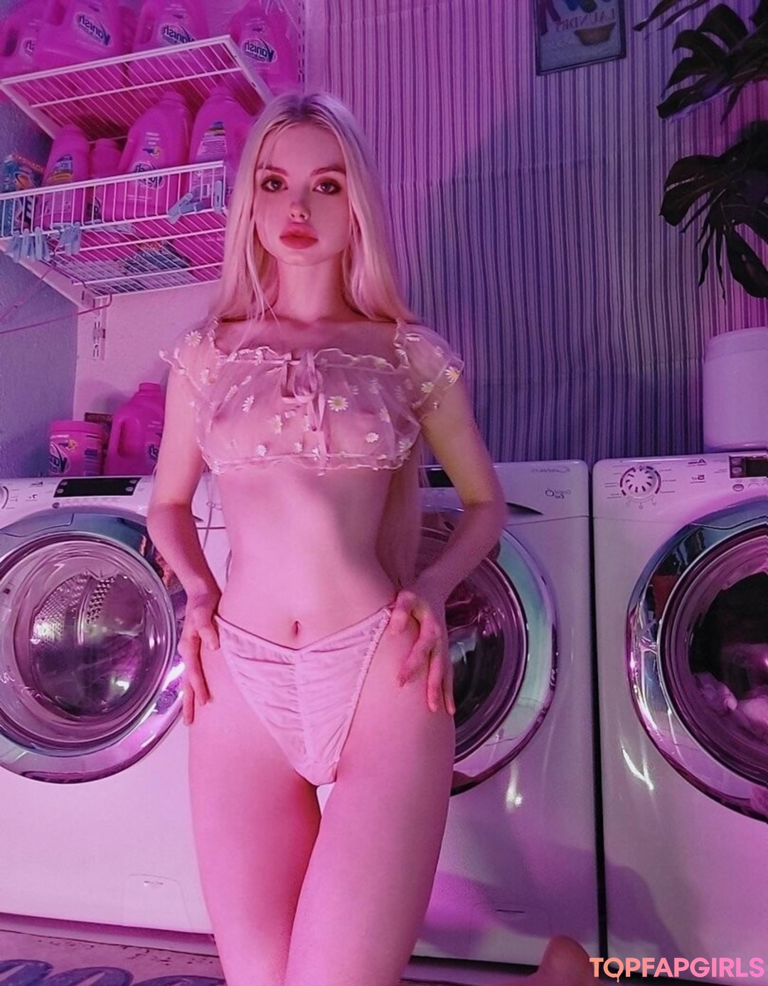 Foto desnuda filtrada de OnlyFans de Tyanhotaru #35 Foto desnuda filtrada de OnlyFans de Tyanhotaru #35